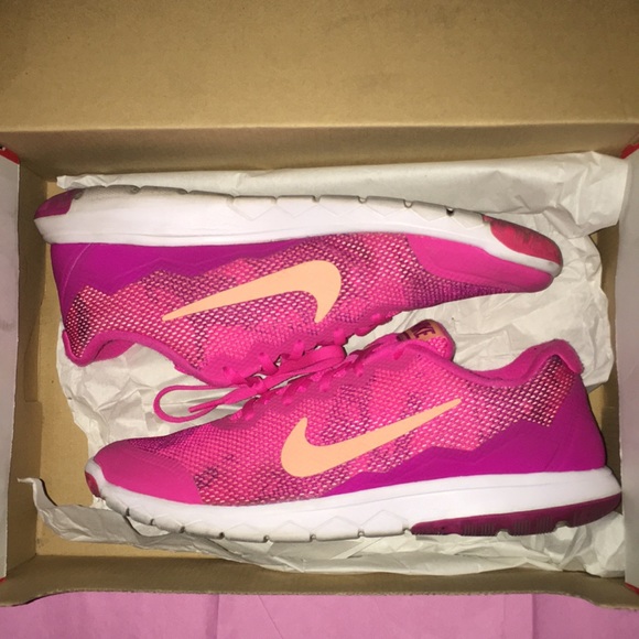 pink camo nike womens shoes